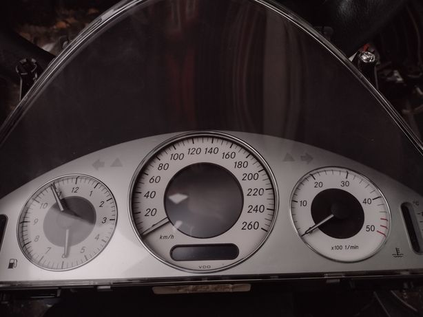 Mercedes w211 // licznik zegary