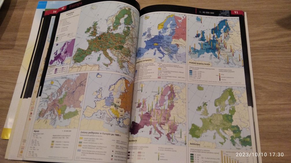 Atlas geograficzny i konturówka