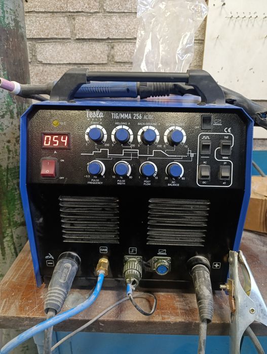 Продам аргоновий зварювальний апарат TESLA 256,в гарному стані.
В комп