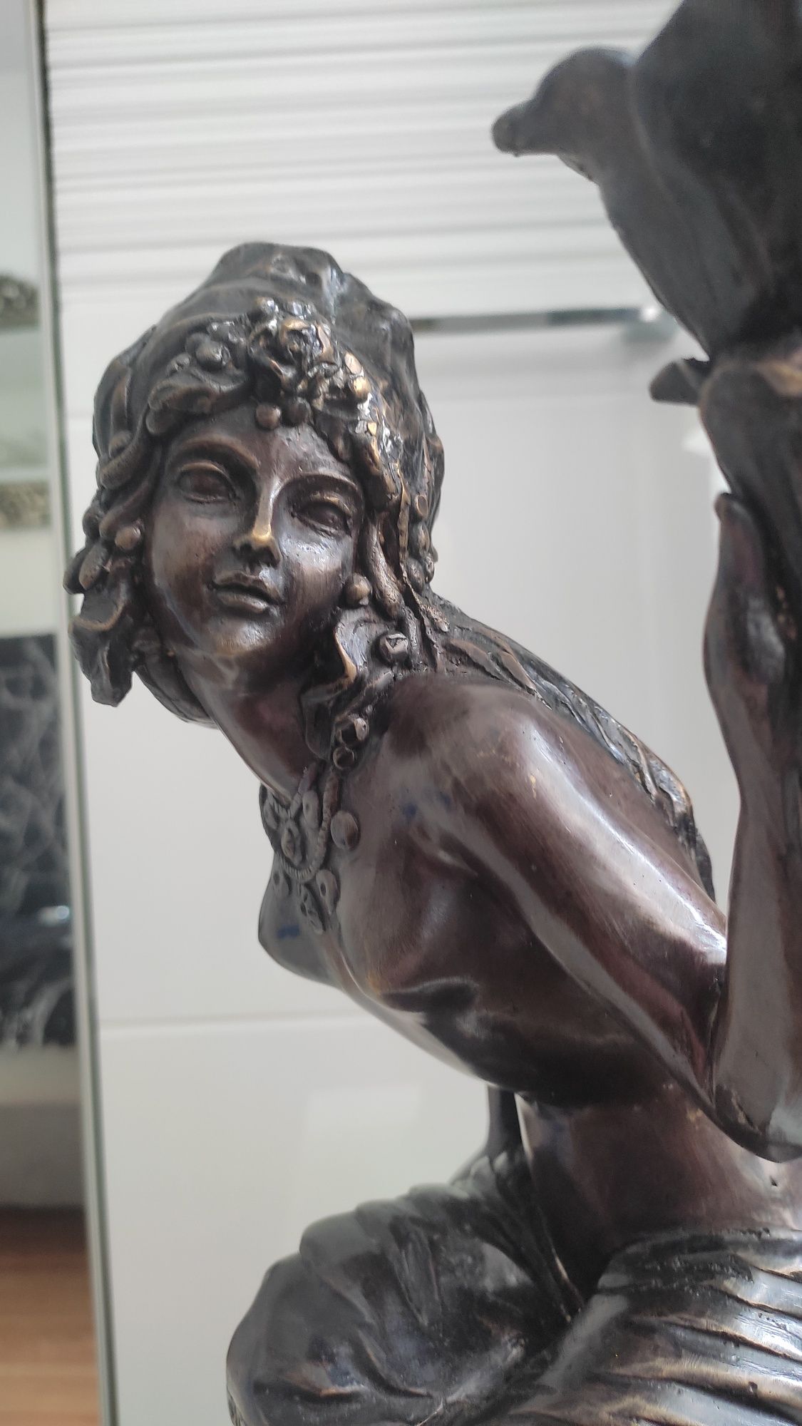Stara śliczna figura z brązu duża,