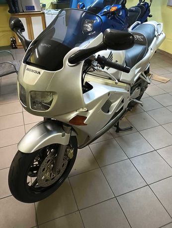 Honda vfr 750 (piękny stan !)