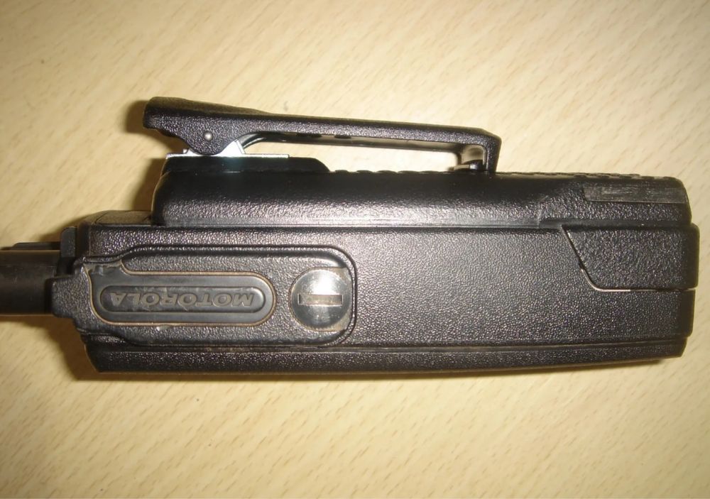 Оригінальна радиостація Motorola AES256 DP 4400 UHF