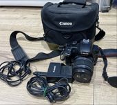 Aparat fotograficzny lustrzanka canon 1000D z pokrowcem torba