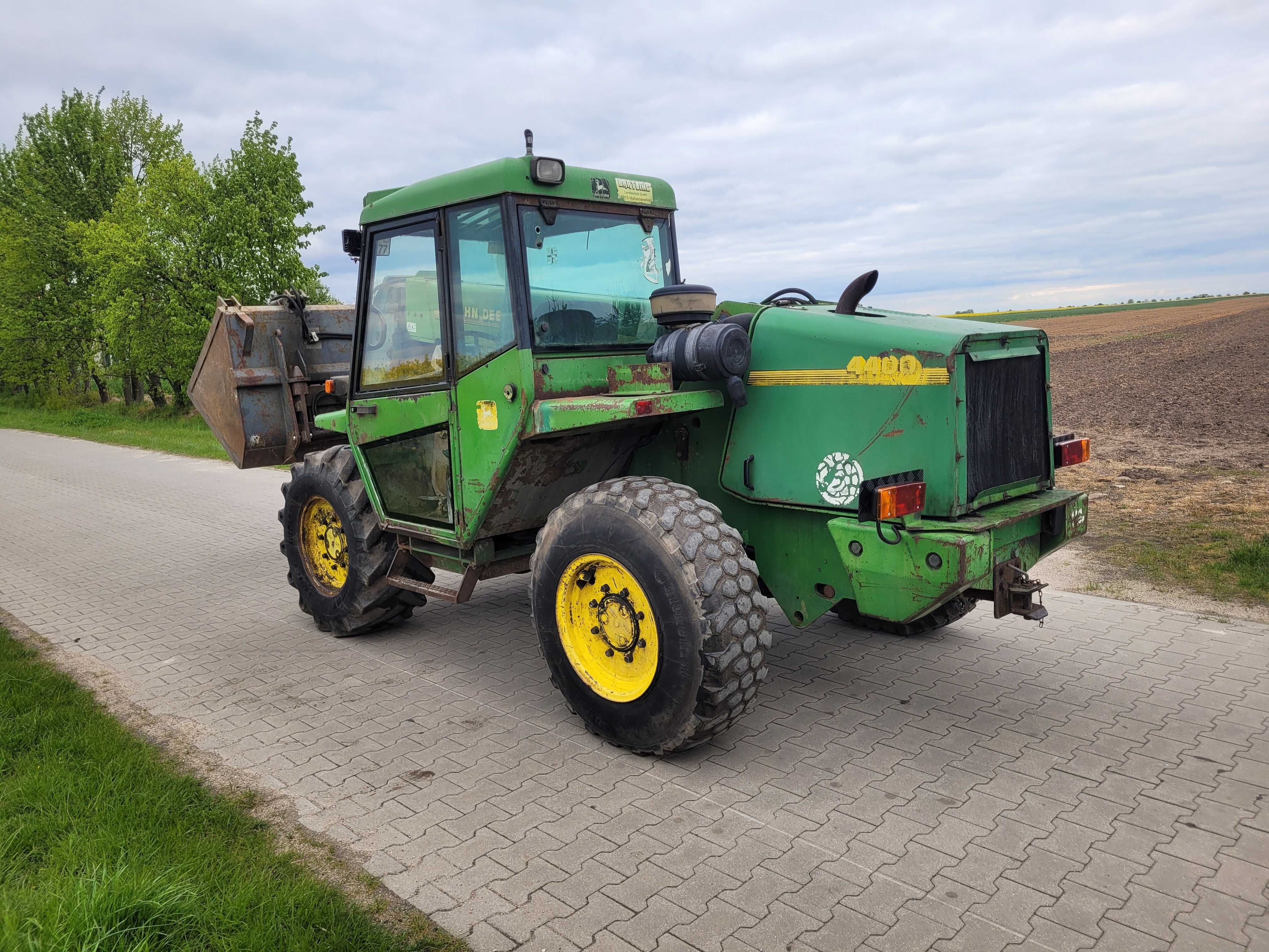 Ladowarka John Deere 4400