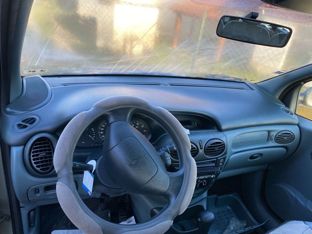 Megane Scenic caixa automatica 1100€