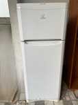 Frigorífico combinado Indesit 318L