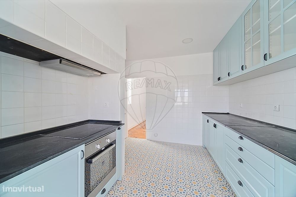 Apartamento T4 para arrendamento