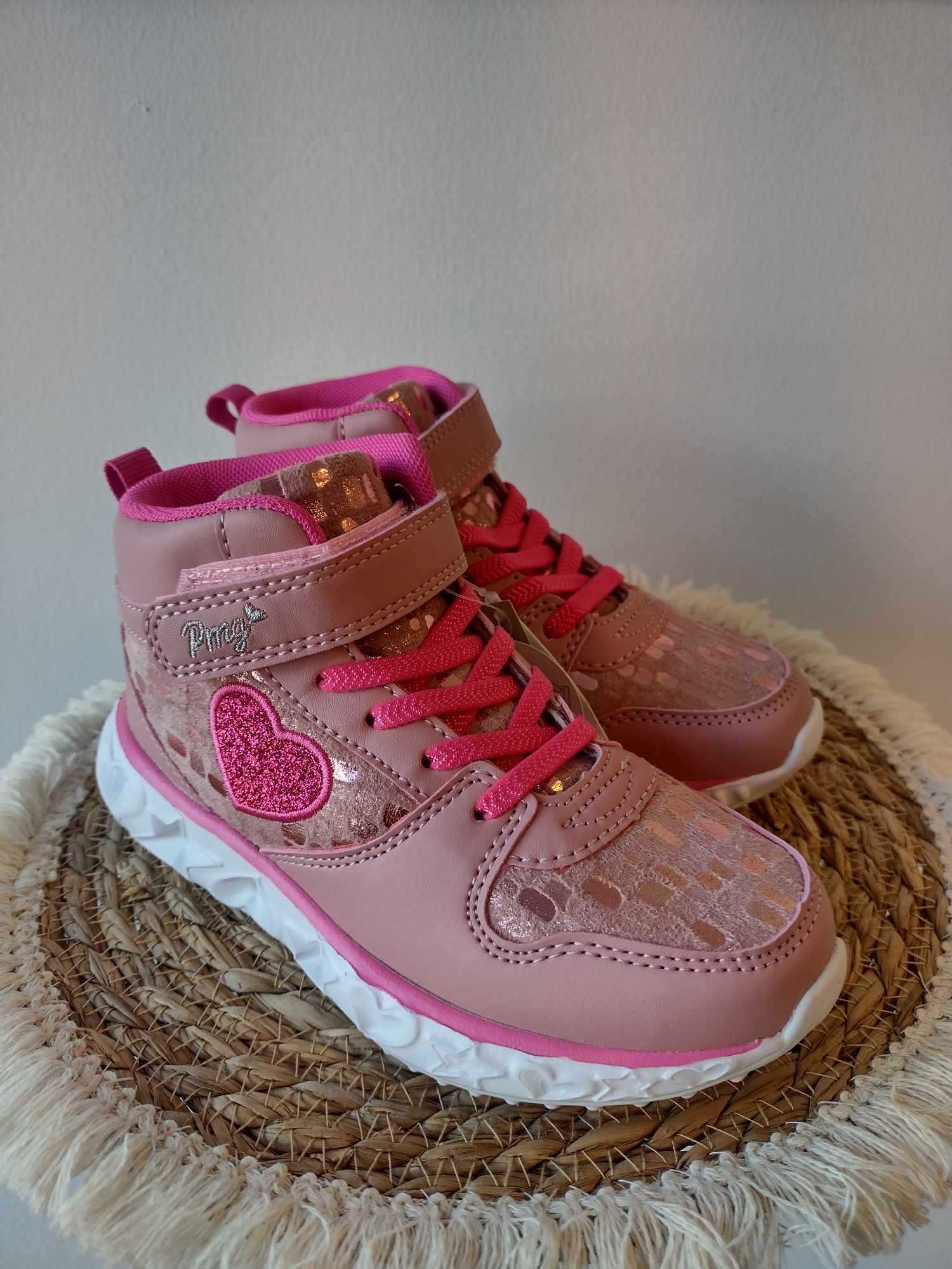 Buty sportowe r.30 Primigi świecące dziewczęce róż