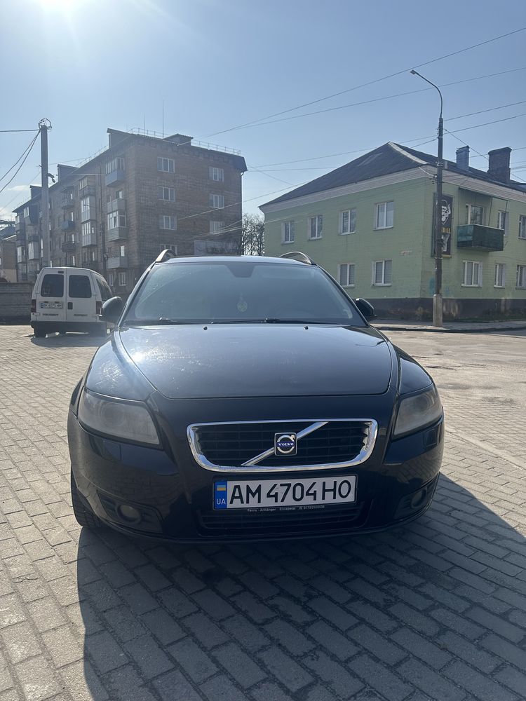 Продам Volvo v50 2011 1.6 TDI