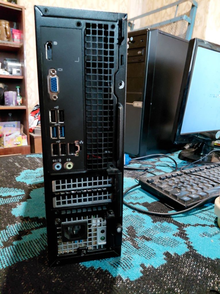Офісний комп'ютер Dell
