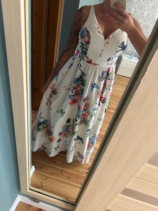 Sukienka w kwiaty maxi