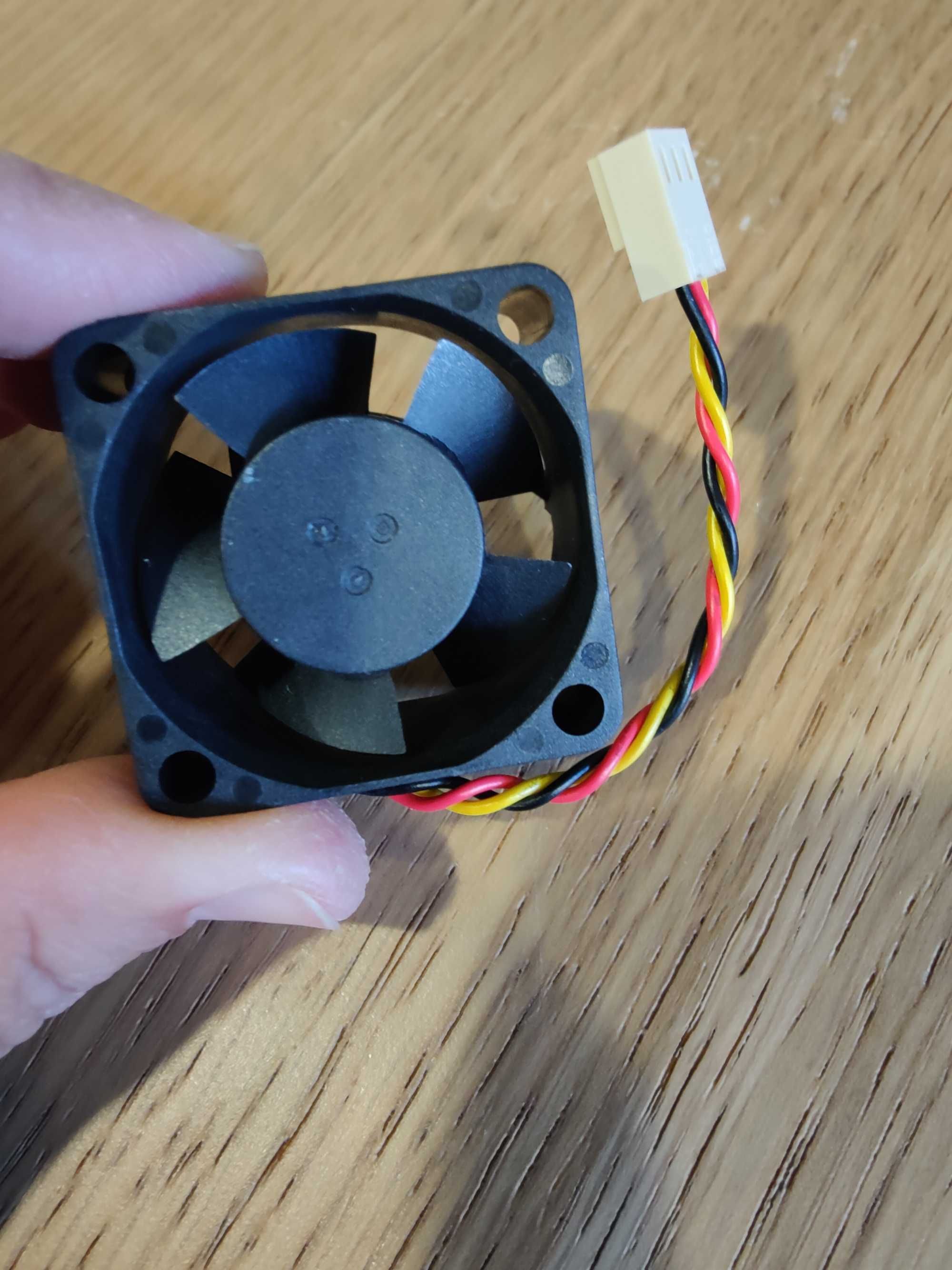 Ventoinha SUNON MagLev MB40201V2-0000-G99 – 12V DC