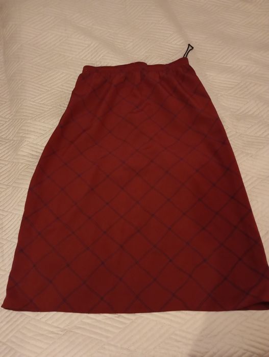 Burgundowa spódnica midi w czarną kratę S