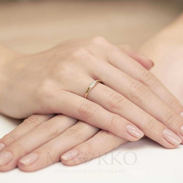 Złoty pierścionek zaręczynowy 585 (14K) z brylantami 0,02ct roz. 21