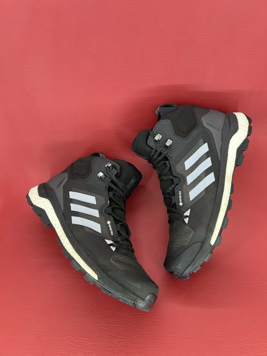 Взуття для походів Adidas Terrex Skychaser 2 Mid GTX  Goretex 44р.28см
