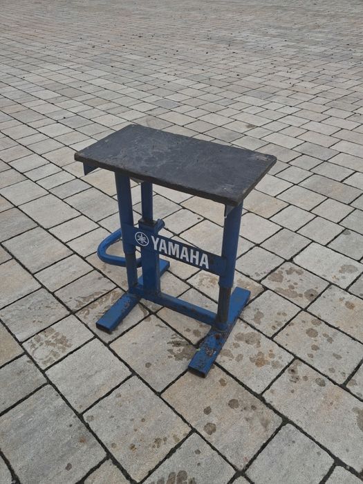 Stojak na crossa
