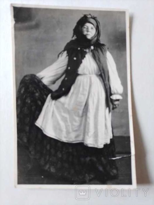 Три фото воспитанницы Института благородных девиц в Петербурге