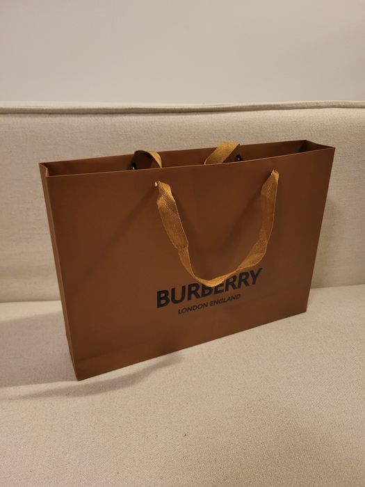 Przeoiekny szal Burberry
