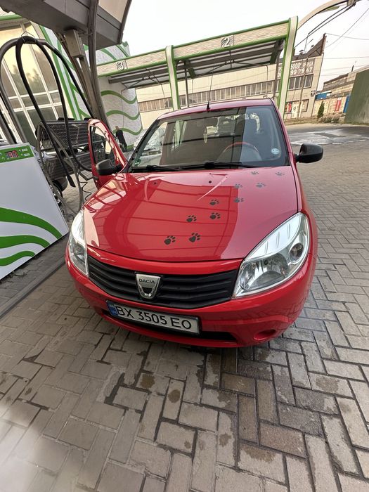 Продам автомобіль Дачія Сандеро