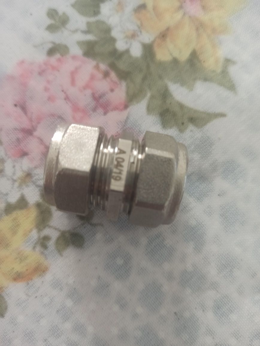 Curvos pvc e juncoes para canalizacoes de metal