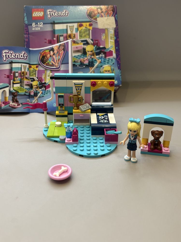 Lego friends кімната Стефані (оригінал)