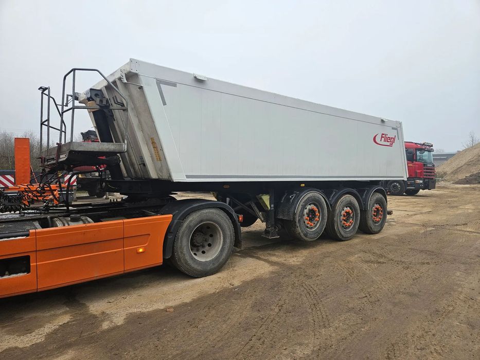 Fliegl Dhka 390  Fliegl , naczepa aluminiowa wywrotka