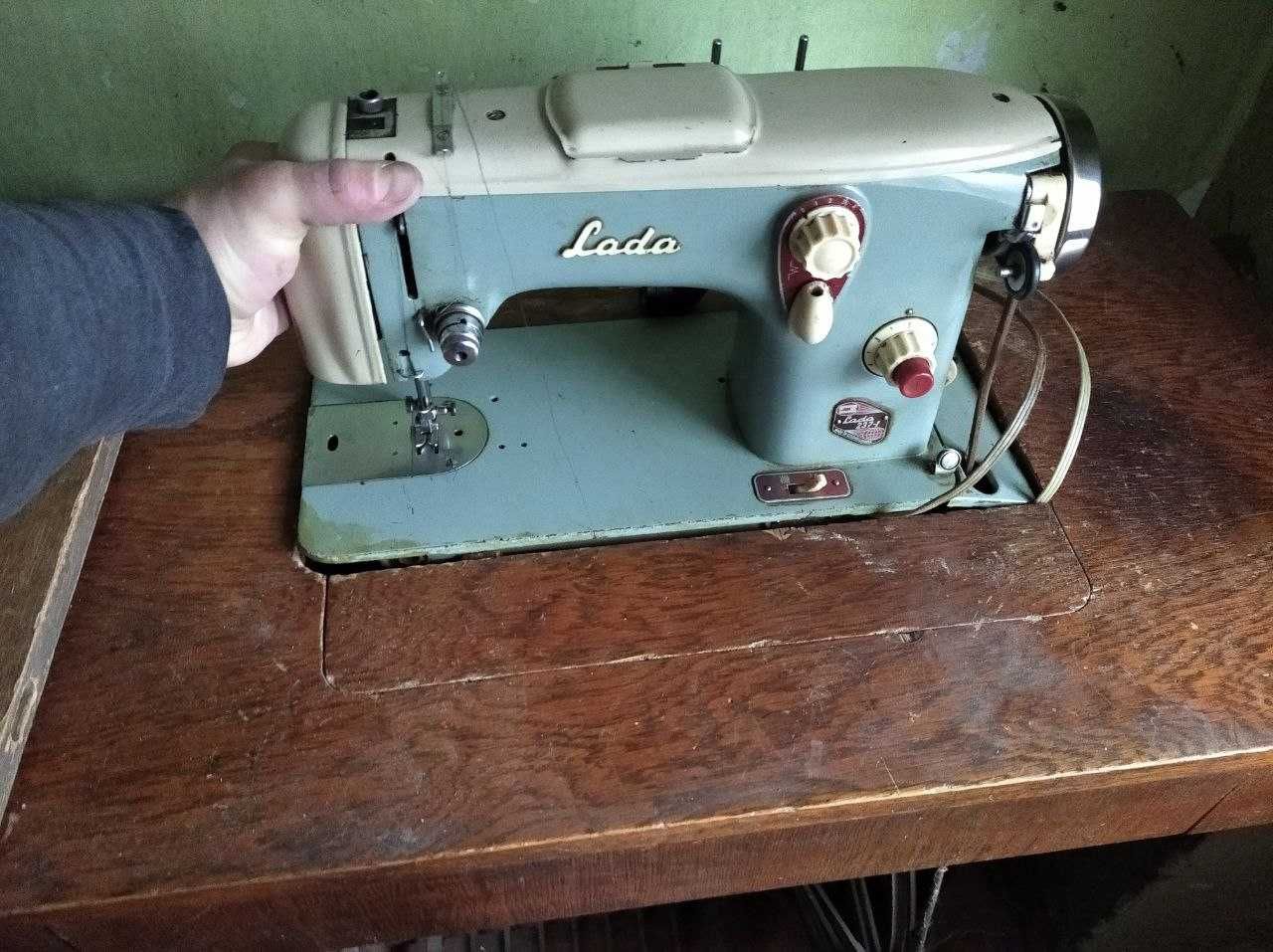 Швейная машинка ЛАДА 237-1