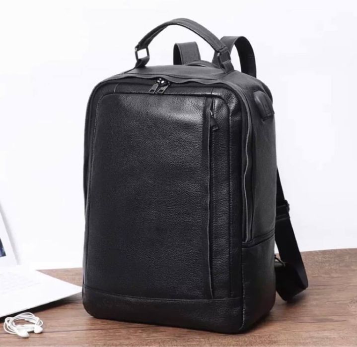 Чоловічий шкіряний рюкзак