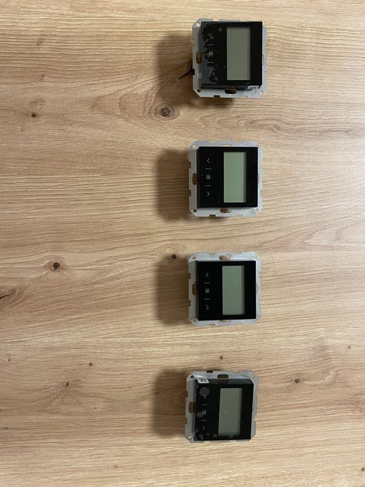 Tech F-12b termostaty