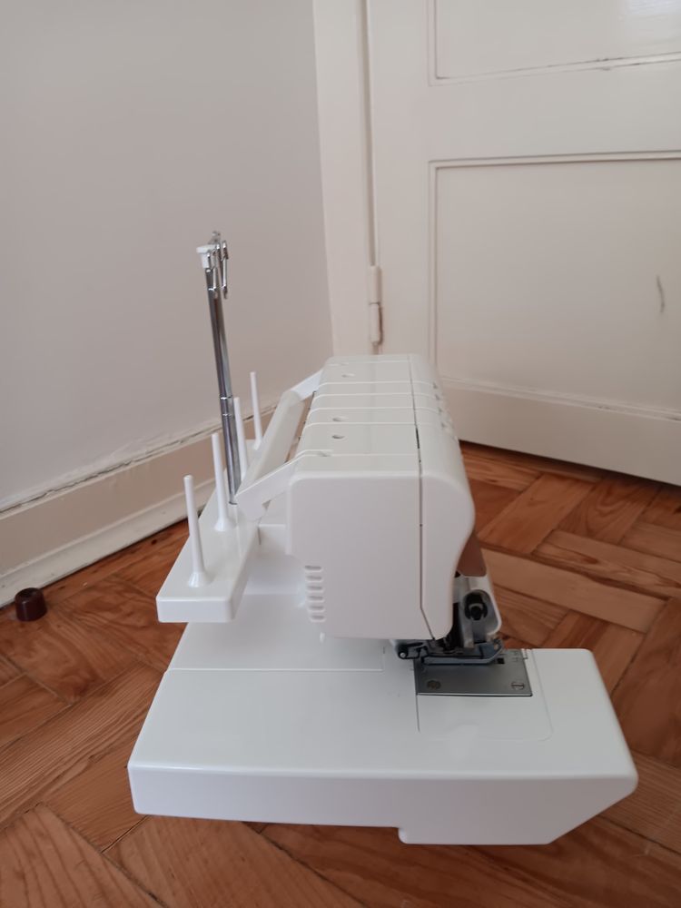 Maquina Ultralock Singer