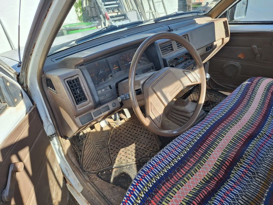 Carrinha caixa aberta 3 lugares