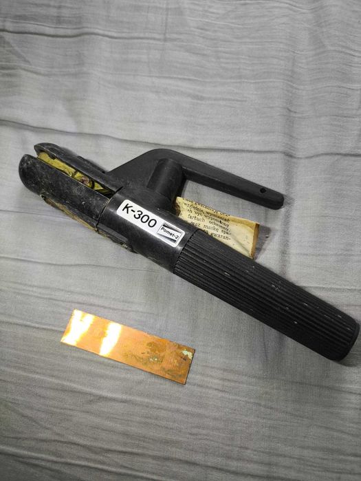 Uchwyt spawalniczy do elektrod K-300