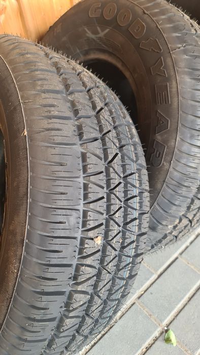 Всесизонні шини 275 60 р15 107H