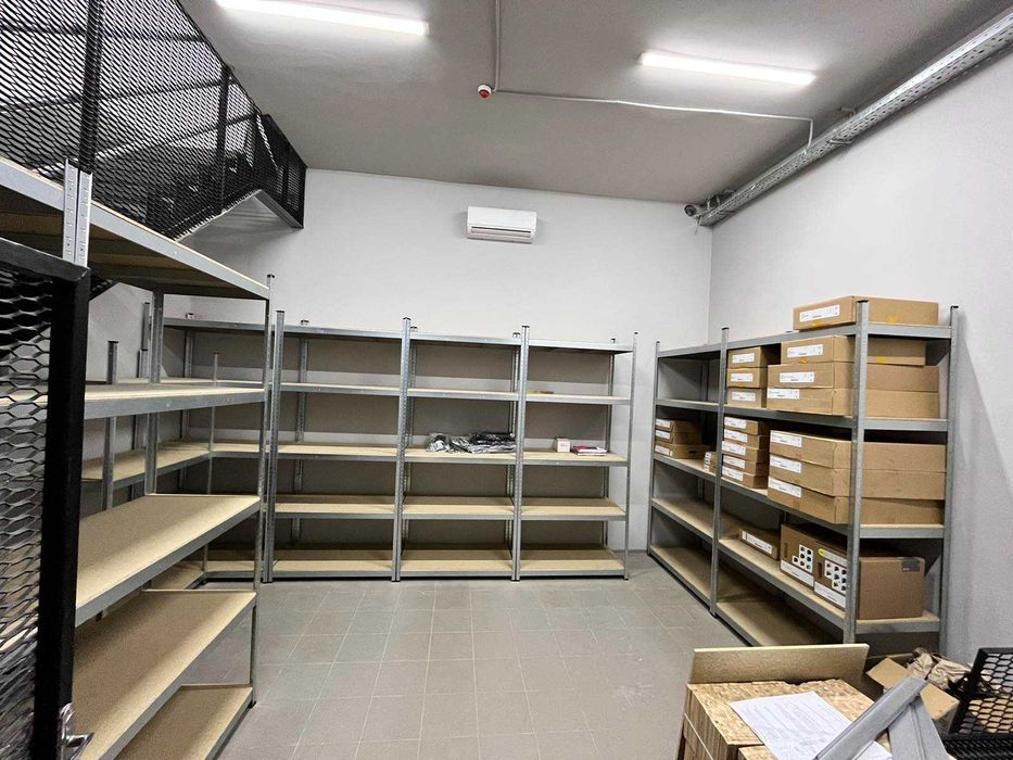 Стелаж оцинкований, полиці ДСП або метал