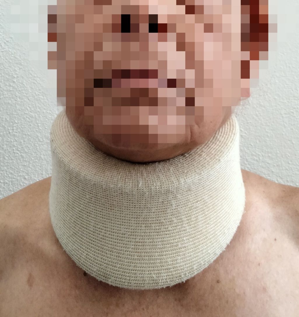 Colar cervical ajustável