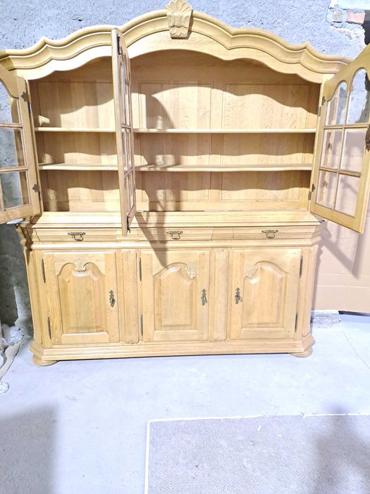 Komoda z nadstawką (witryna)