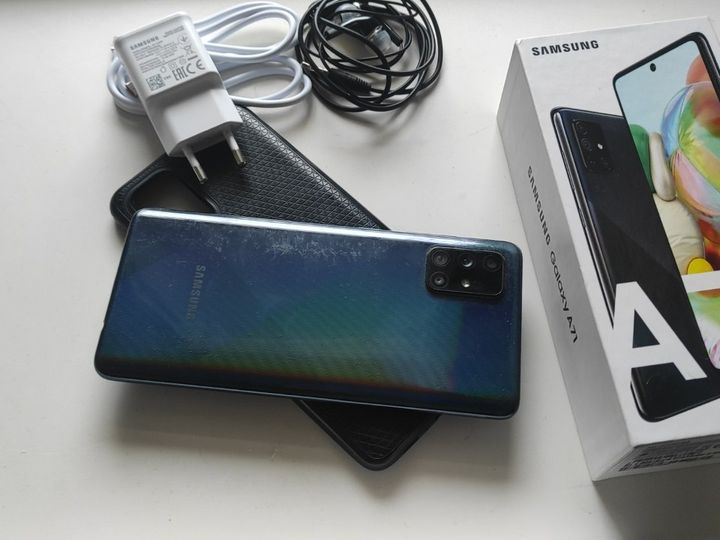 Samsung A71 6/128 w pełni sprawny, bez blokad