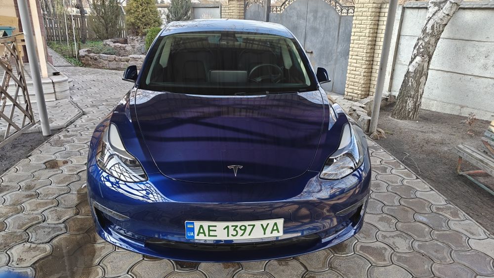 Tesla model 3 (2023 р.)