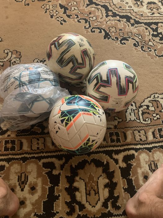 футбольні мʼячі адідас