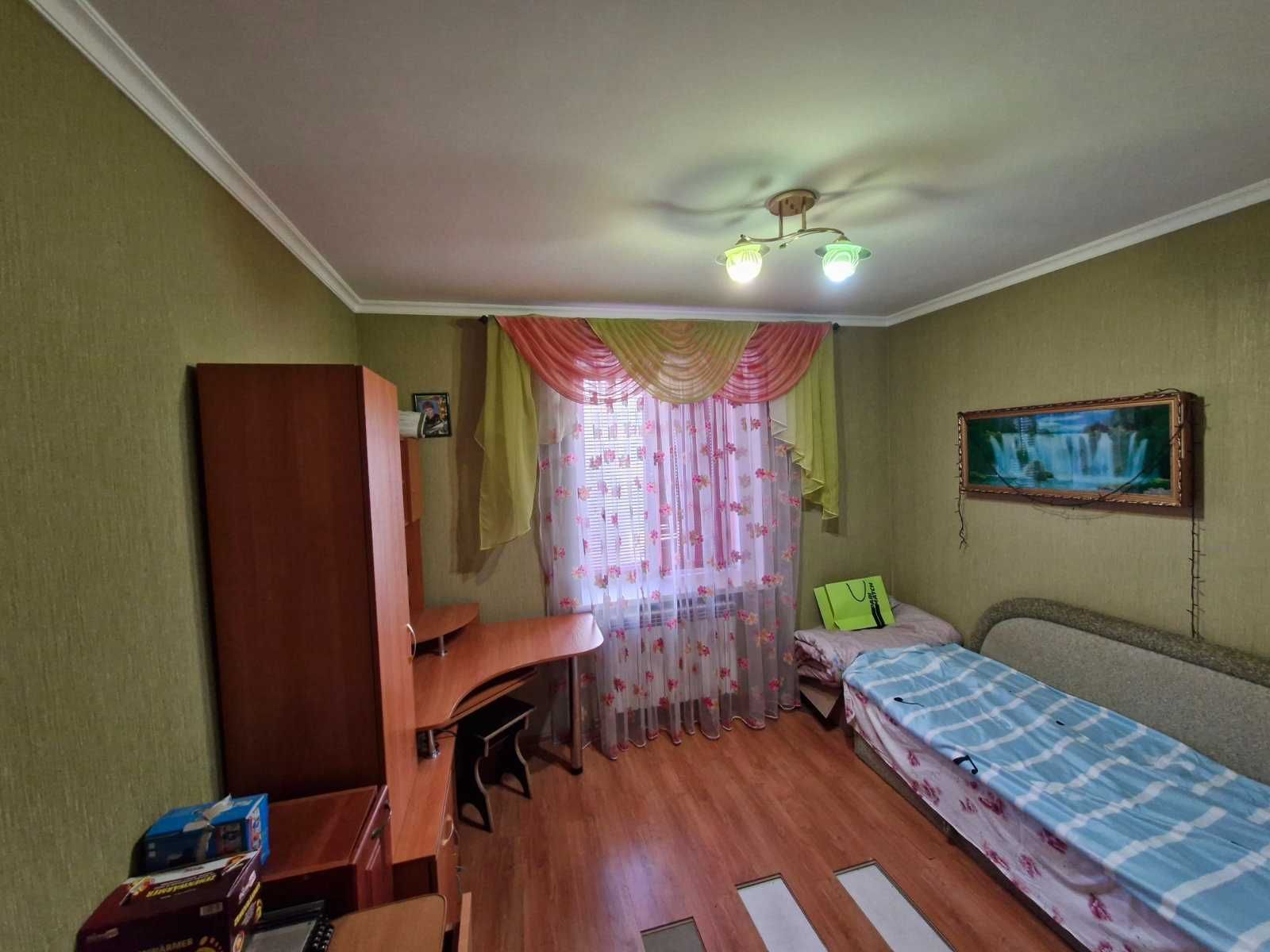 Продам 3-х к/квартиру, вул. Київський Шлях, р-н Зоряного
