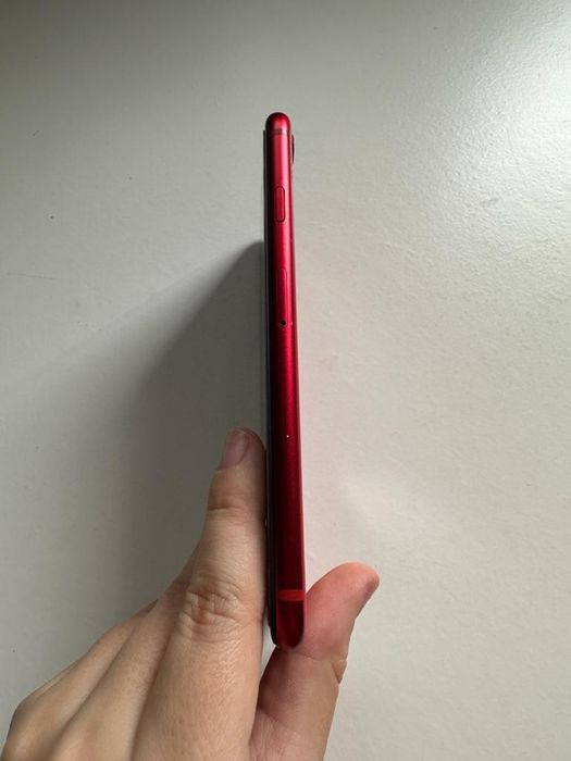 iPhone SE 22 128GB Product Red