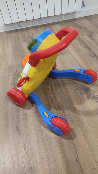 Andarilho bebê primeiros passos