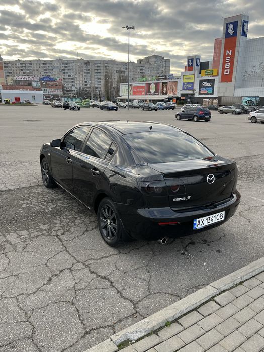 Продам автомобиль Мазда 3