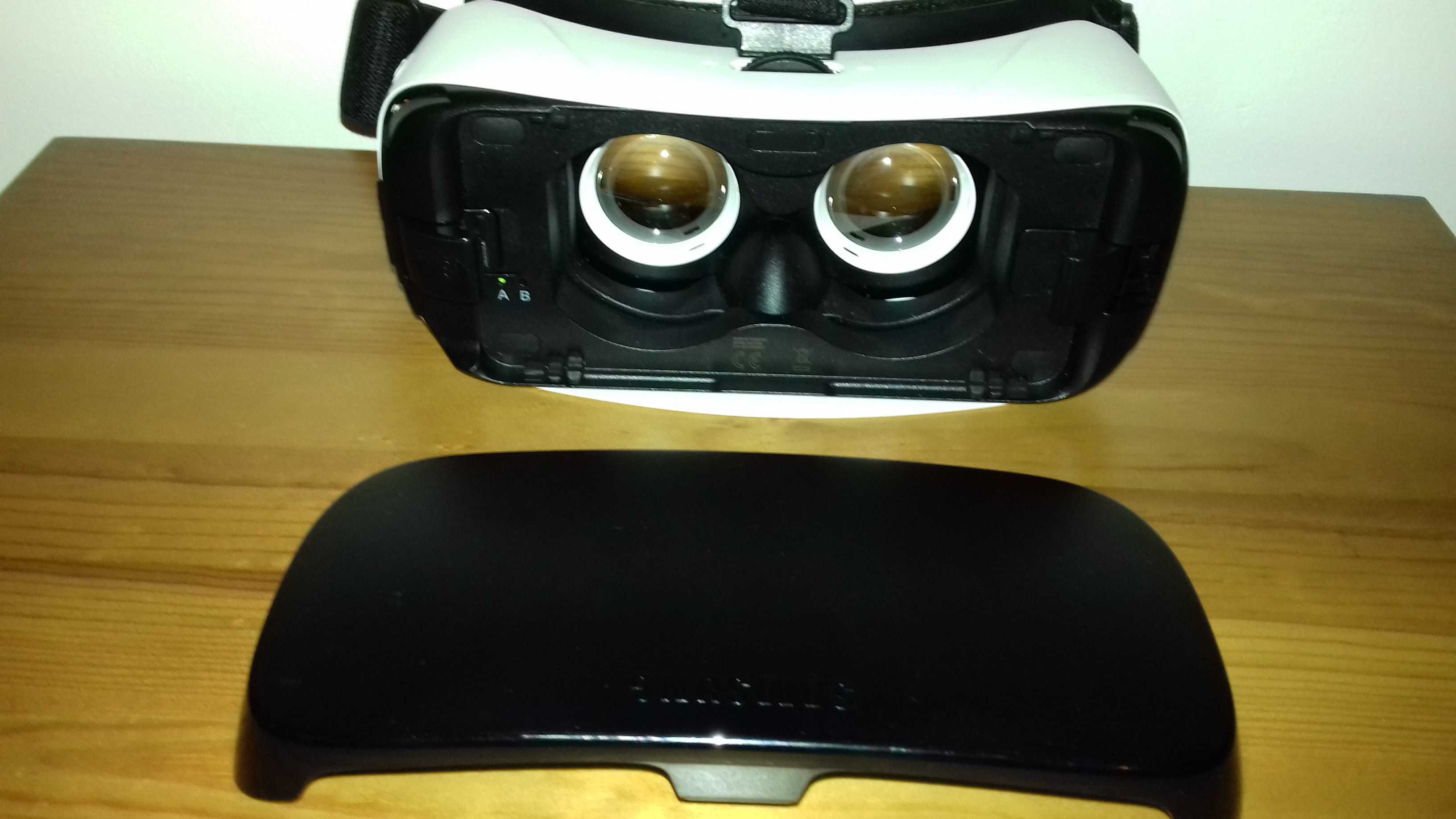 Óculos de Realidade Virtual Samsung Gear VR