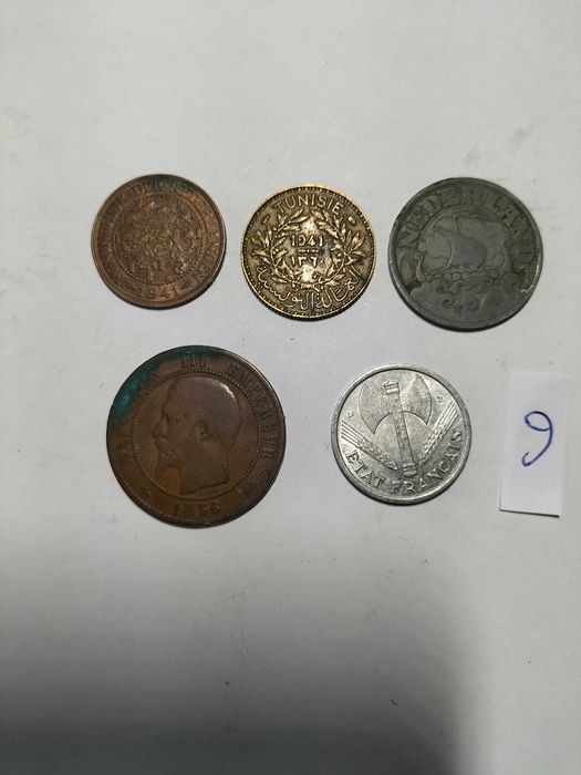 Moedas estrangeiras para coleção.  Лот 75