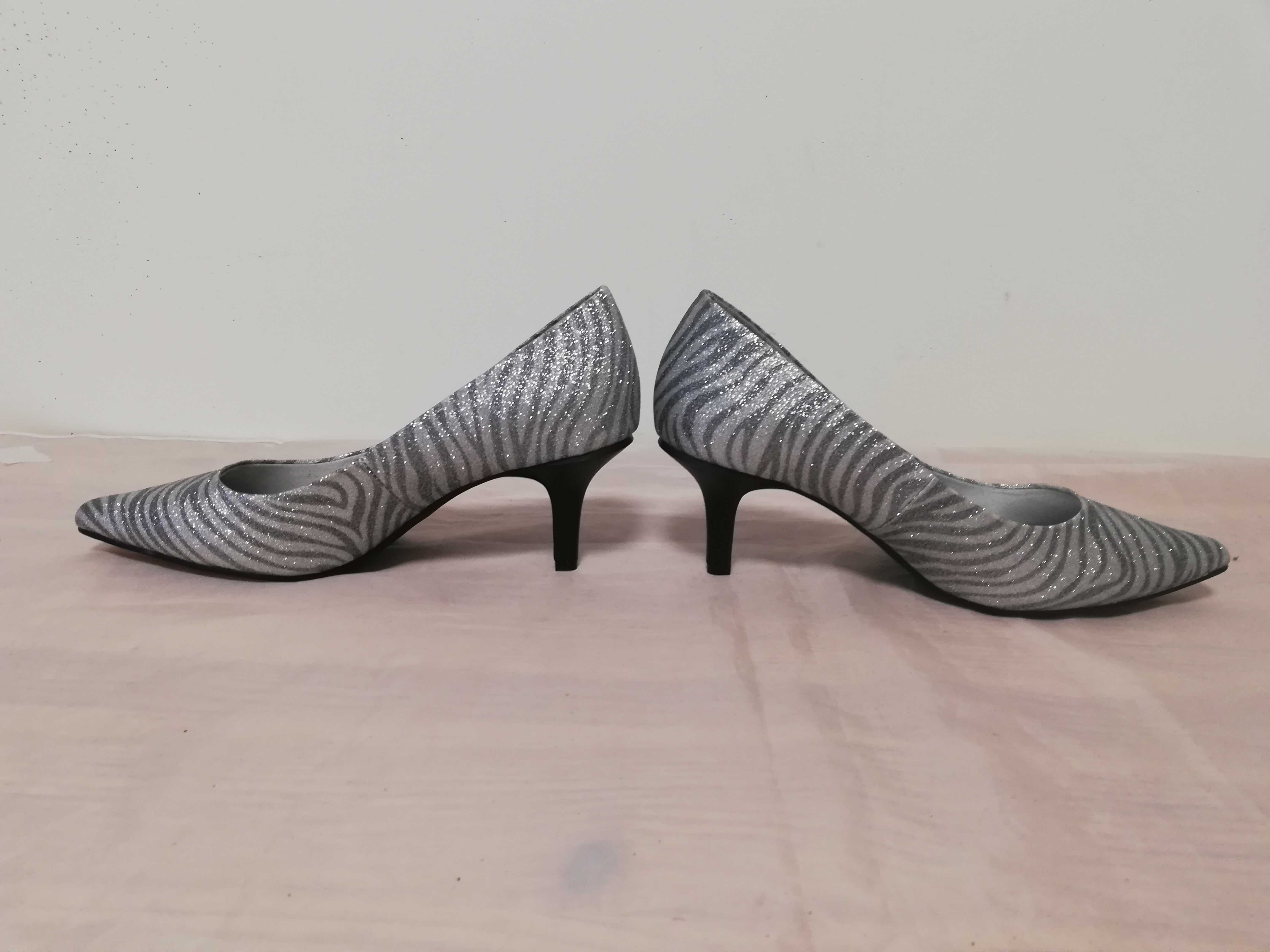 Buty czółenka Marco Tozzi r. 38 , wkł 24,5 cm