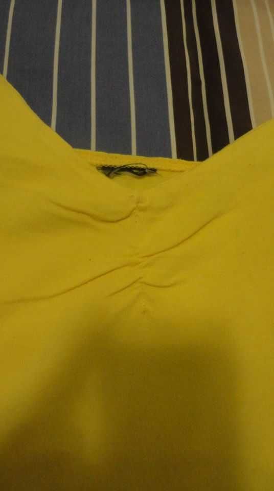 Top de senhora amarelo Bershka