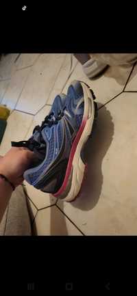 Buty sportowe running 900- rozmiar 37