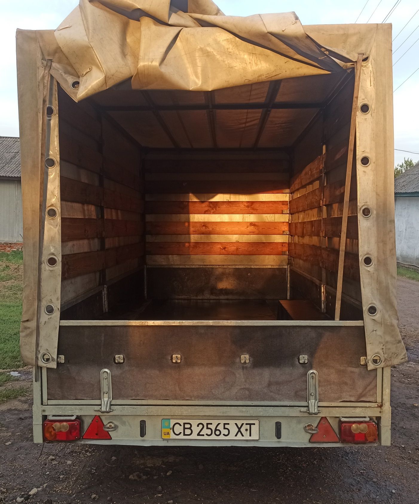 Продам прицеп двухосний 3.5т