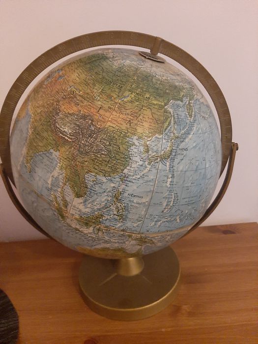 Pires chinês Globo terrestre